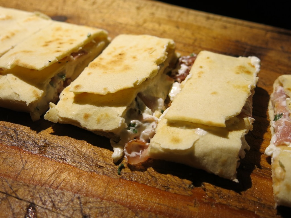 Piadina fromage frais et jambon cru